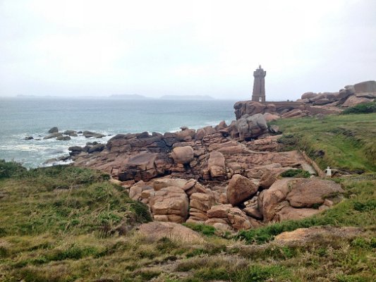 19. Côte de Granit Rose, severozápadní pobřeží z růžové žuly
